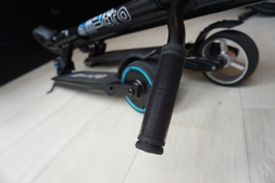 Carbone VS trottinette micro